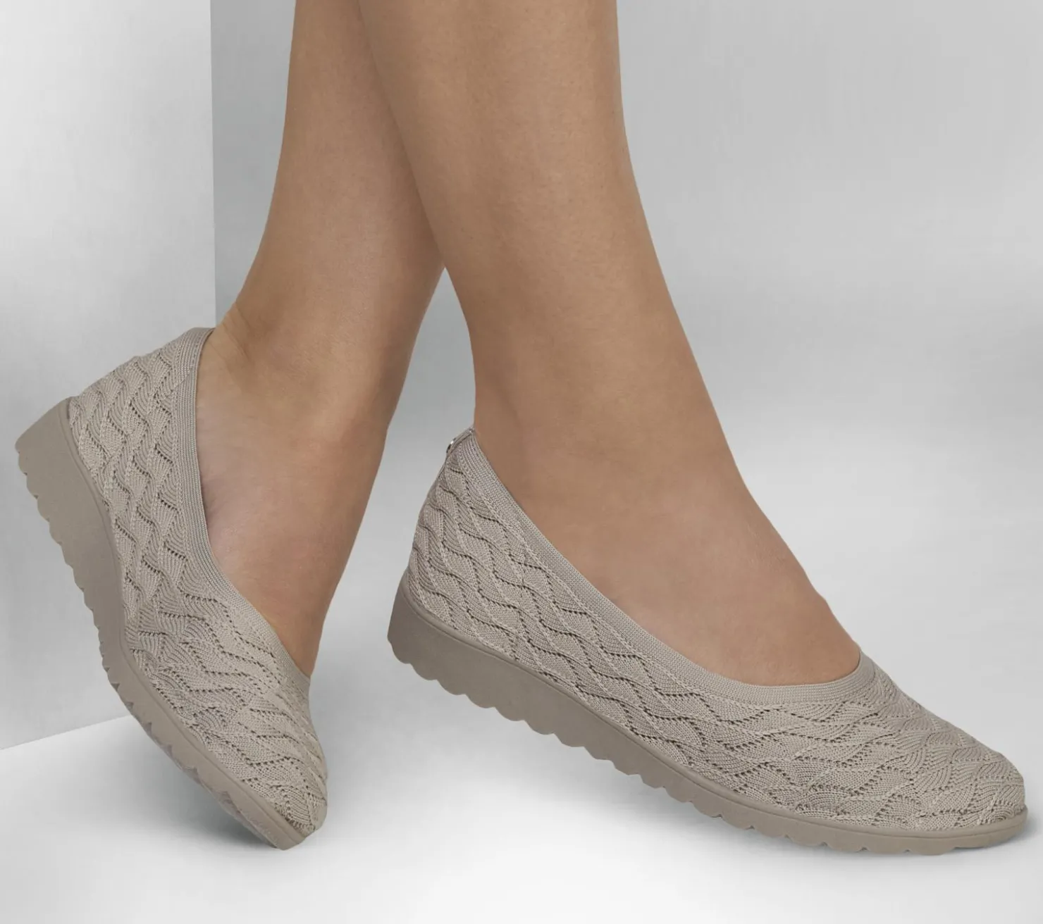 Slip-Ons|Flats<SKECHERS Arch Fit Cleo Wedge - Carefree Breeze TAUPE