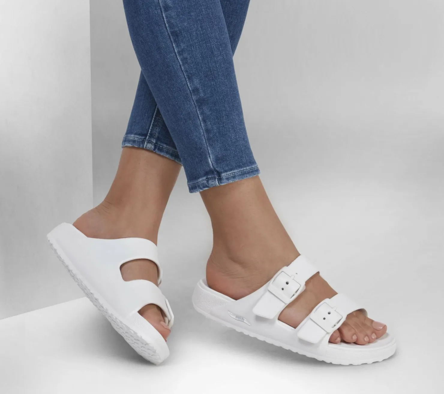 Sandals<SKECHERS Foamies: Arch Fit Cali Breeze 2.0 WHITE