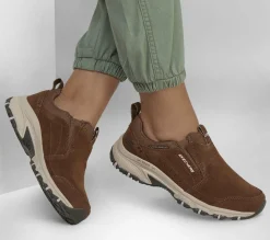 Slip-Ons<SKECHERS Hillcrest - Nature Walk BROWN